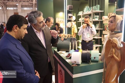 حضور جناب آقای دکتر حسن فرطوسی در غرفه اداره کل میراث فرهنگی،گردشگری و صنایع دستی استان البرز