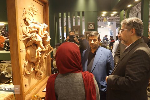 حضور جناب آقای دکتر حسن فرطوسی در غرفه اداره کل میراث فرهنگی،گردشگری و صنایع دستی استان البرز