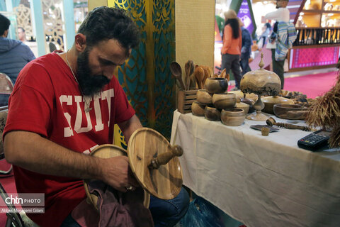 غرفه قم در نمایشگاه ملی صنایع دستی تهران