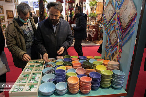 غرفه قم در نمایشگاه ملی صنایع دستی تهران