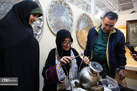 حضور مسولین کشوری در غرفه اصفهان