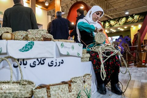 بازدید دکتر پزشکیان از سی و هفتمین نمایشگاه ملی صنایع دستی تهران