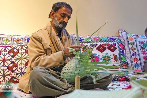 نمایشگاه صنایع‌دستی از نمایی دیگر