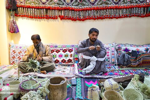 نمایشگاه صنایع‌دستی از نمایی دیگر