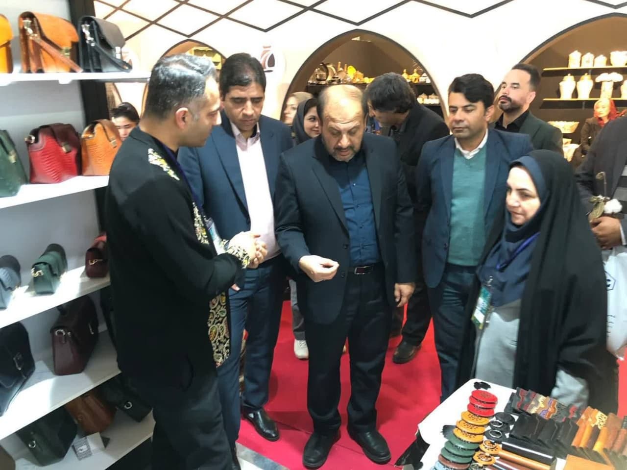 بازدید نماینده علیآبادکتول در مجلس از بخش نمایشگاهی استان گلستان در نمایشگاه ملی صنایعدستی