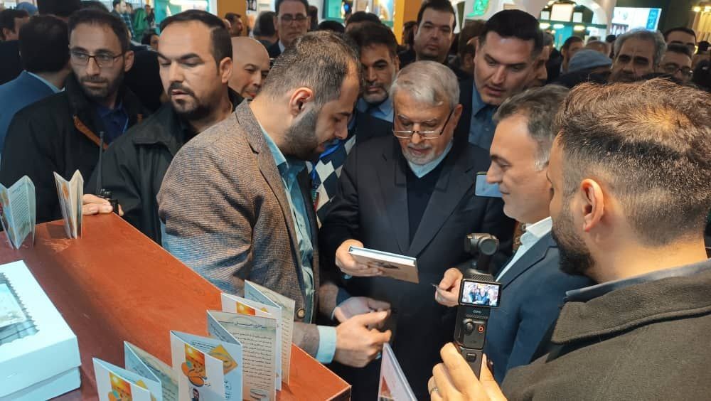 استقبال از نمایشگاه ملی صنایعدستی سیوهفتم بینظیر بود