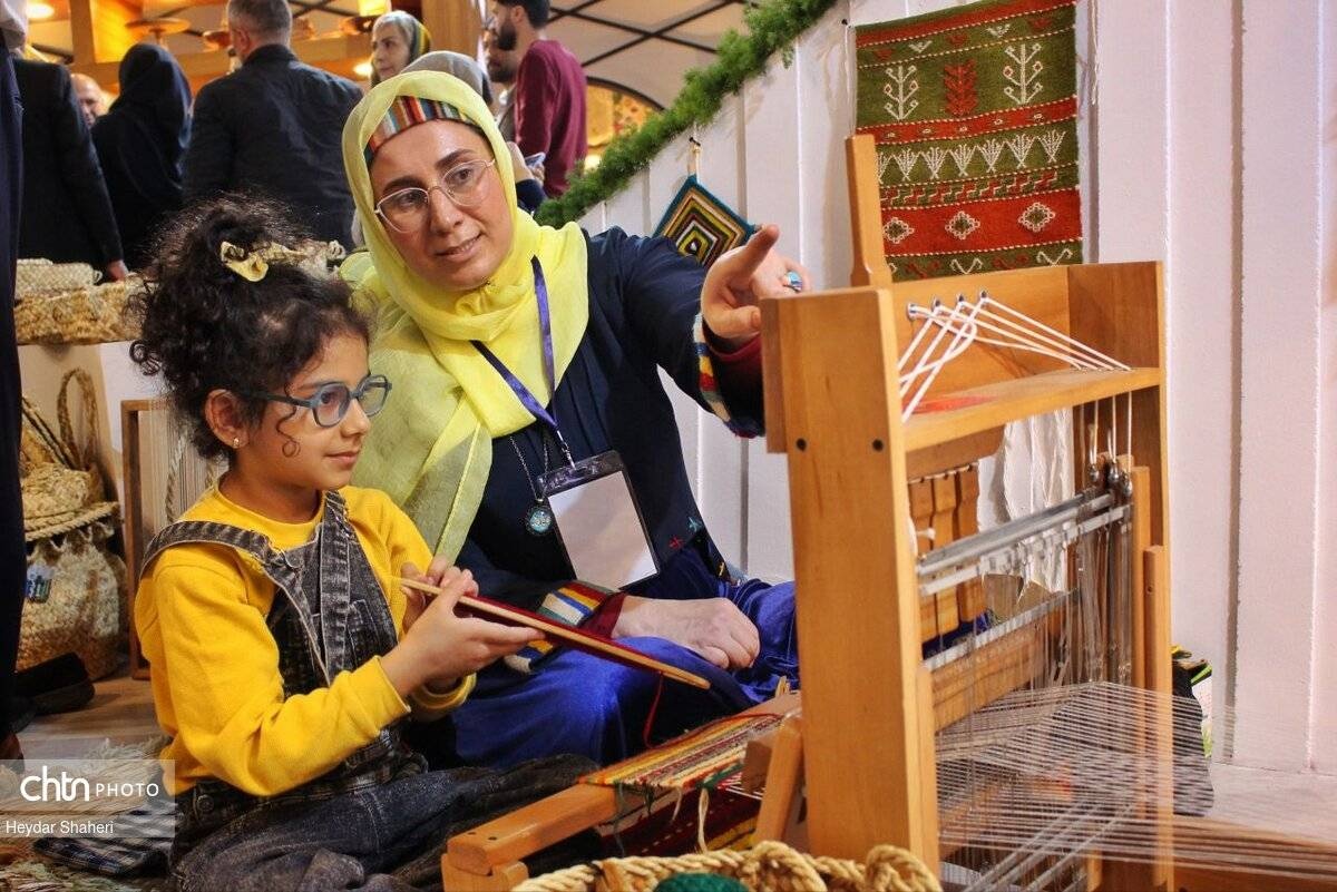 خلق آثاری رویایی با چوب/ تعامل وسیع با مردم بهویژه کودکان/ رونمایی از کتاب و بستههای سرمایهگذاری