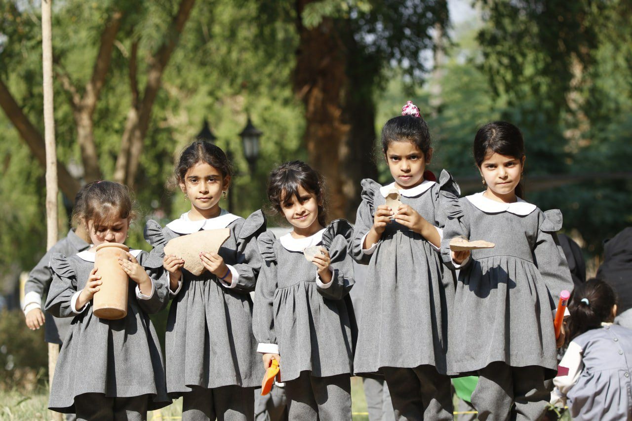 آیین هفته کتاب و کتابخوانی در میراثجهانی شوش برگزار شد