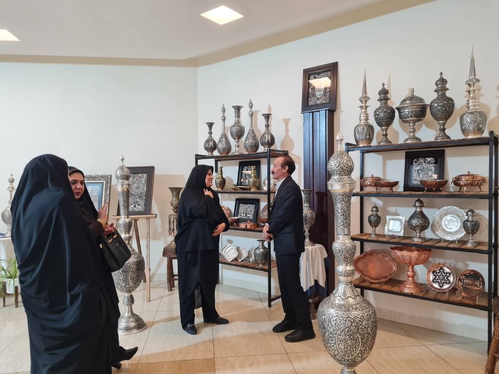 آغاز به کار سومین نمایشگاه صنایع دستی با بستهبندی و هدایای سازمانی در یزد