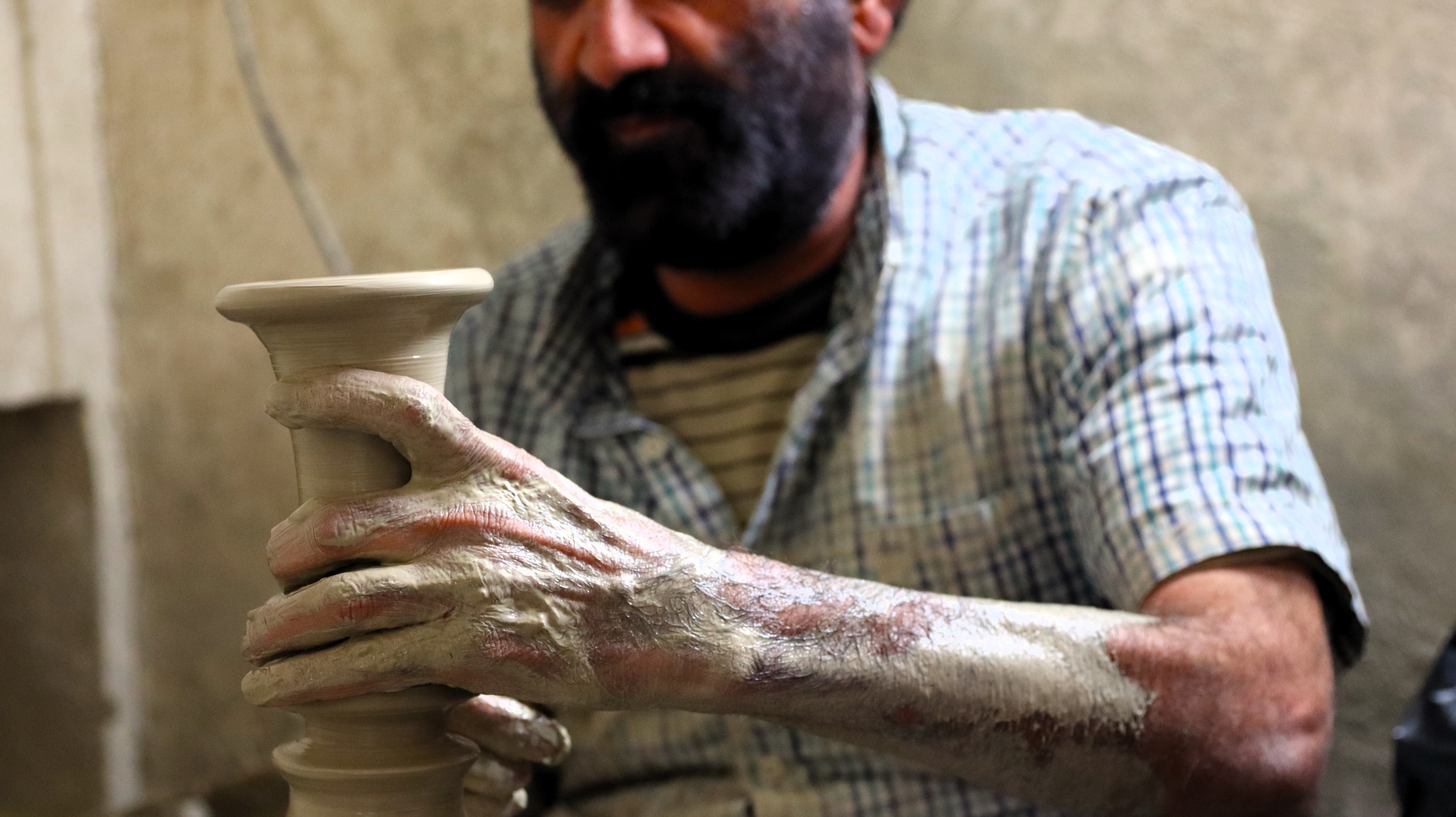 روز سوم تور رسانهای لارستان: جادوی خاک، آب و تاریخ