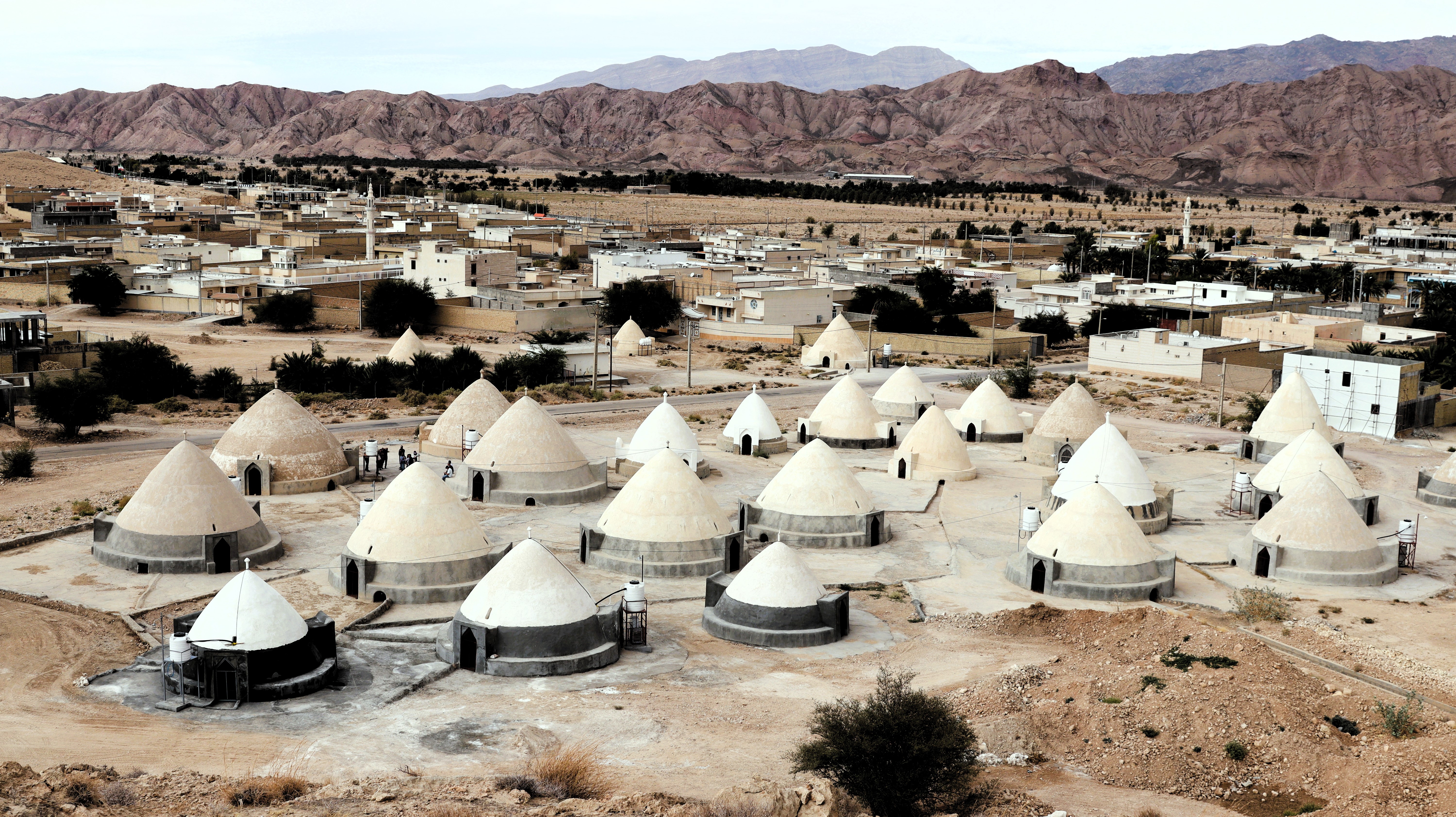 روز سوم تور رسانهای لارستان: جادوی خاک، آب و تاریخ