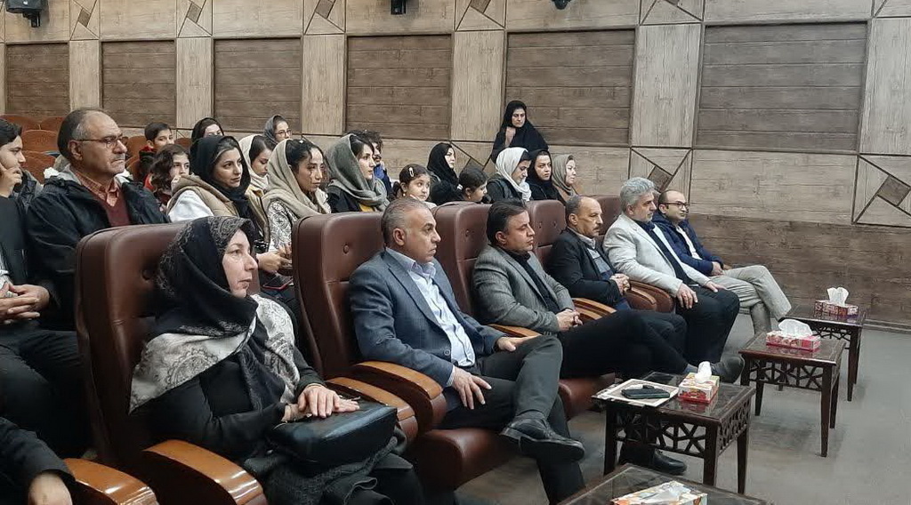 تقدیر از هنرمندان قزوینی فعال در نمایشگاه ملی صنایعدستی تهران