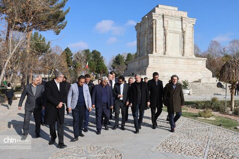 معاون وزیر امور خارجه ترکیه درمجموعه فرهنگی و تاریخی آرامگاه فردوسی