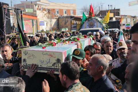 تشییع و خاکسپاری پیکر مطهر شهید گمنام دفاع مقدس در روستای خلیفه لو