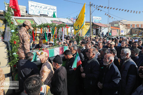 تشییع و خاکسپاری پیکر مطهر شهید گمنام دفاع مقدس در روستای خلیفه لو