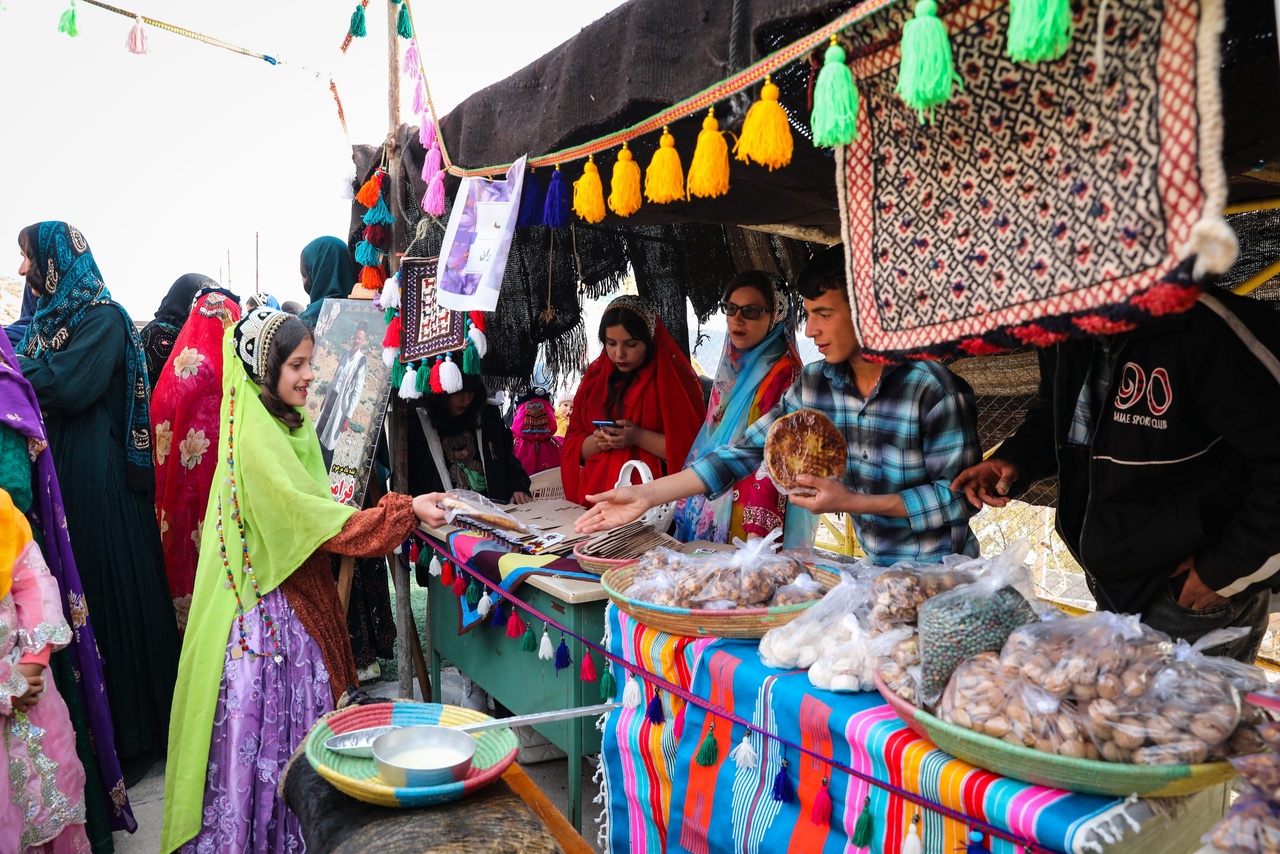 سومین جشنواره شکرانه برداشت زعفران در دزپارت برگزار شد