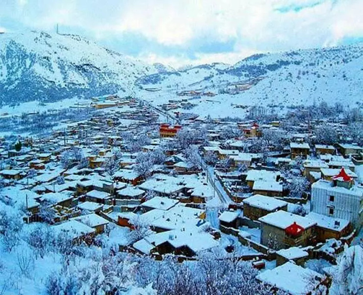 سی‌سخت؛سرزمین برف و آفتاب در جنوب ایران