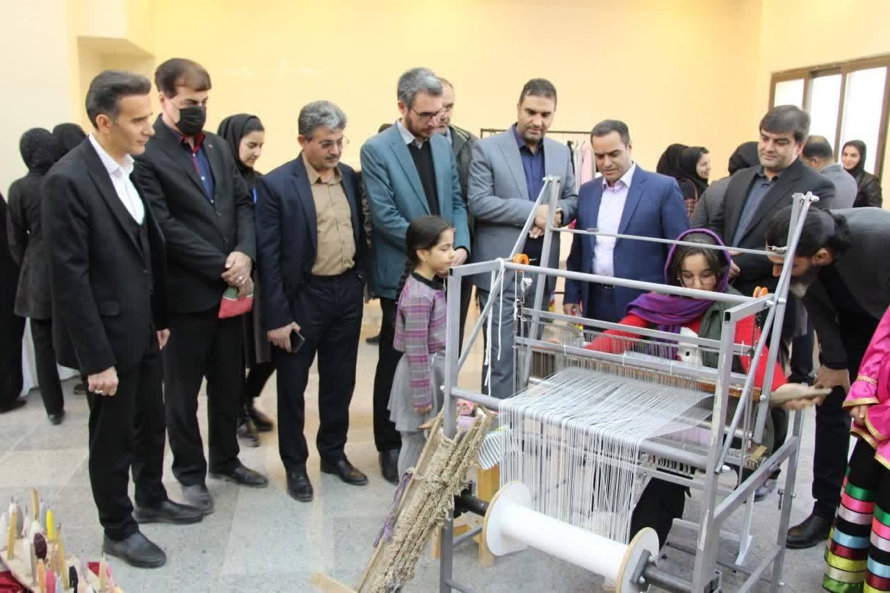 برگزاری دومین جشنواره مد و لباس دستبافتههای کاربافی اردکان