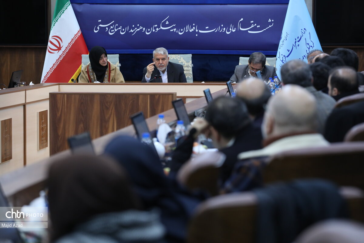 رشد ۱۱ درصدی صادرات صنایعدستی در ۸ ماهه امسال/ ضرورت ایجاد مرکز رشد در صنایعدستی