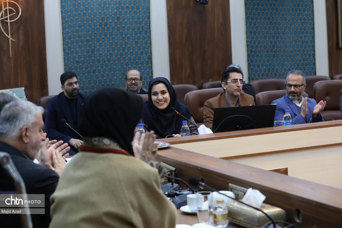 رشد ۱۱ درصدی صادرات صنایع‌دستی در ۸ ماهه امسال/ ضرورت ایجاد مرکز رشد در صنایع‌دستی