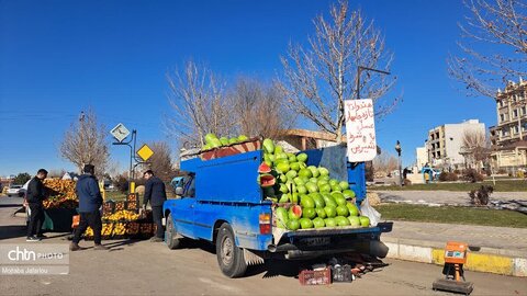 بازار میوه فروشان در یلدا