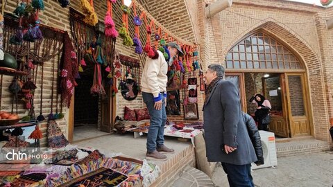 بازدید مدیر کل میراث فرهنگ استان البرز از جشنواره یلدایی و نمایشگاه صنایع دستی در کاروانسرای شاه عباسی کرج