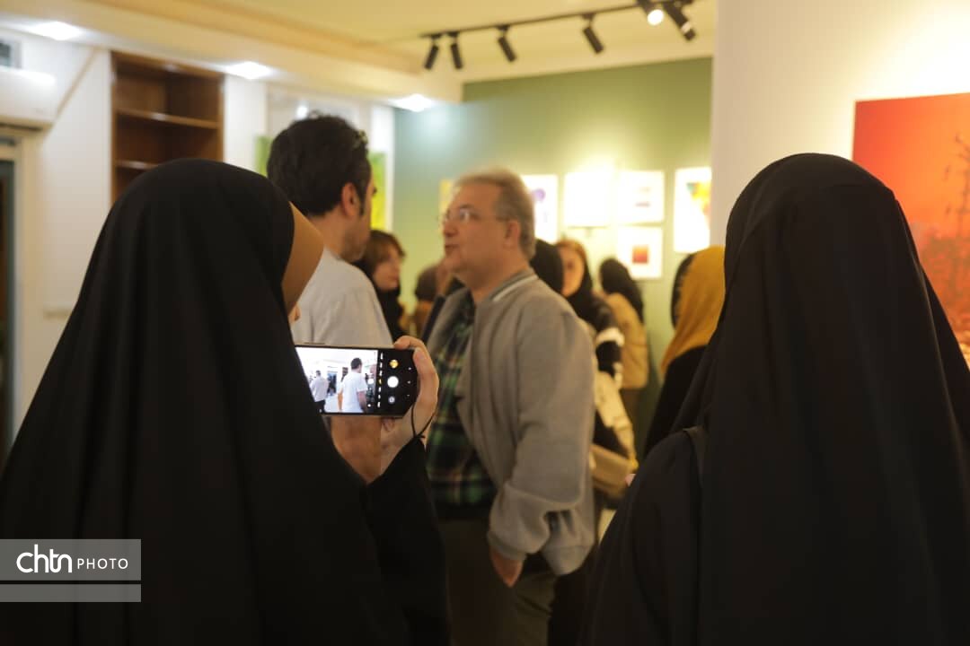 سردیاران آثار خود را در اهواز به نمایش گذاشتند/ گشایش رسمی نگارخانه پونه با «سردیار»