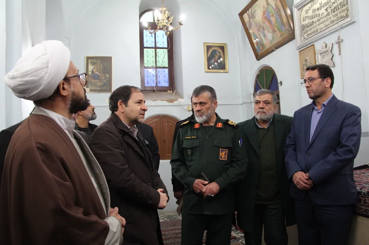 دیدار مدیرکل میراثفرهنگی و جمعی از مسئولین استان قزوین با همشهریان مسیحی