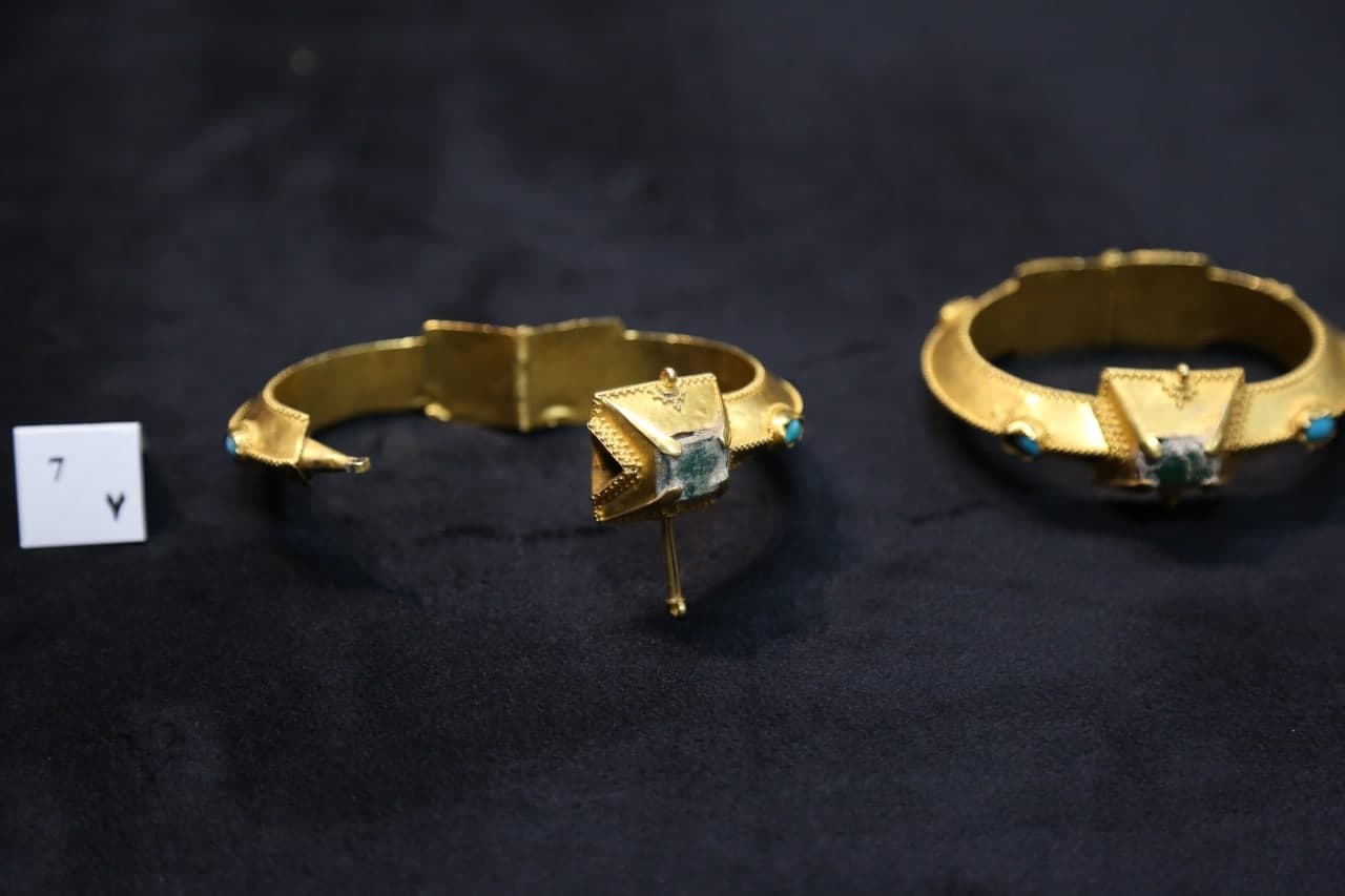 کشف و ضبط ۹۵۰ قلم شیء اصل و بدل تاریخی در گلستان