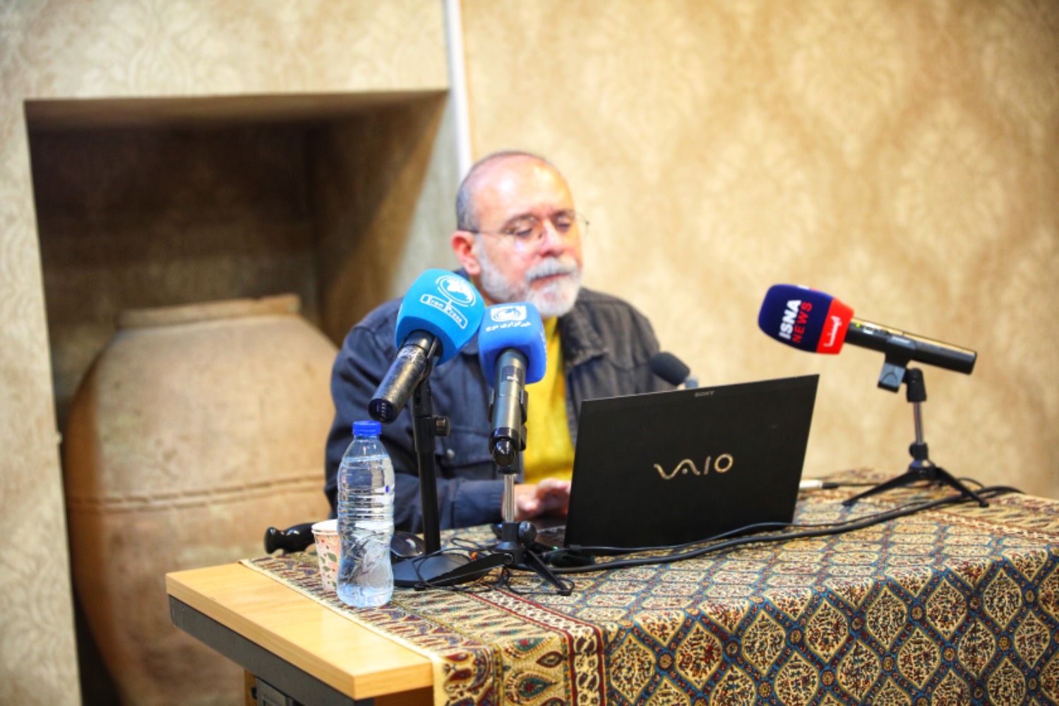 چیدمان جدید عمارتها نباید هویت اصلی بنا را تغییر دهد/ دستیابی به روایت هر فرش با مستندنگاری