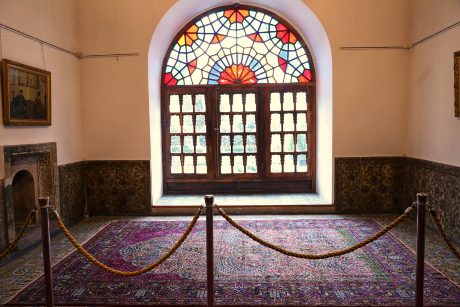 چیدمان جدید عمارتها نباید هویت اصلی بنا را تغییر دهد/ دستیابی به روایت هر فرش با مستندنگاری