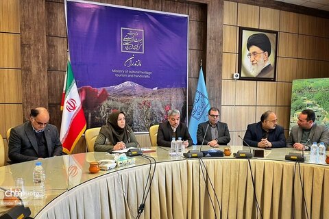 تقدیر از هنرمندان صنایع دستی مازندرانتقدیر از هنرمندان و انجمن های فعال صنایع دستی در نمایشگاه صنایع دستی ملی تهران