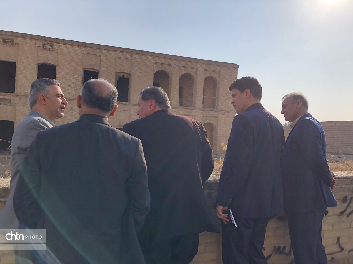 بررسی چالشهای حوزههای ۳گانه میراثفرهنگی، گردشگری و صنایعدستی خرمشهر در حضور معاون وزیر