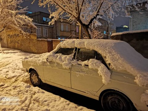 بارش برف در تکاب با دورنمایی از مجموعه جهانی تخت سلیمان