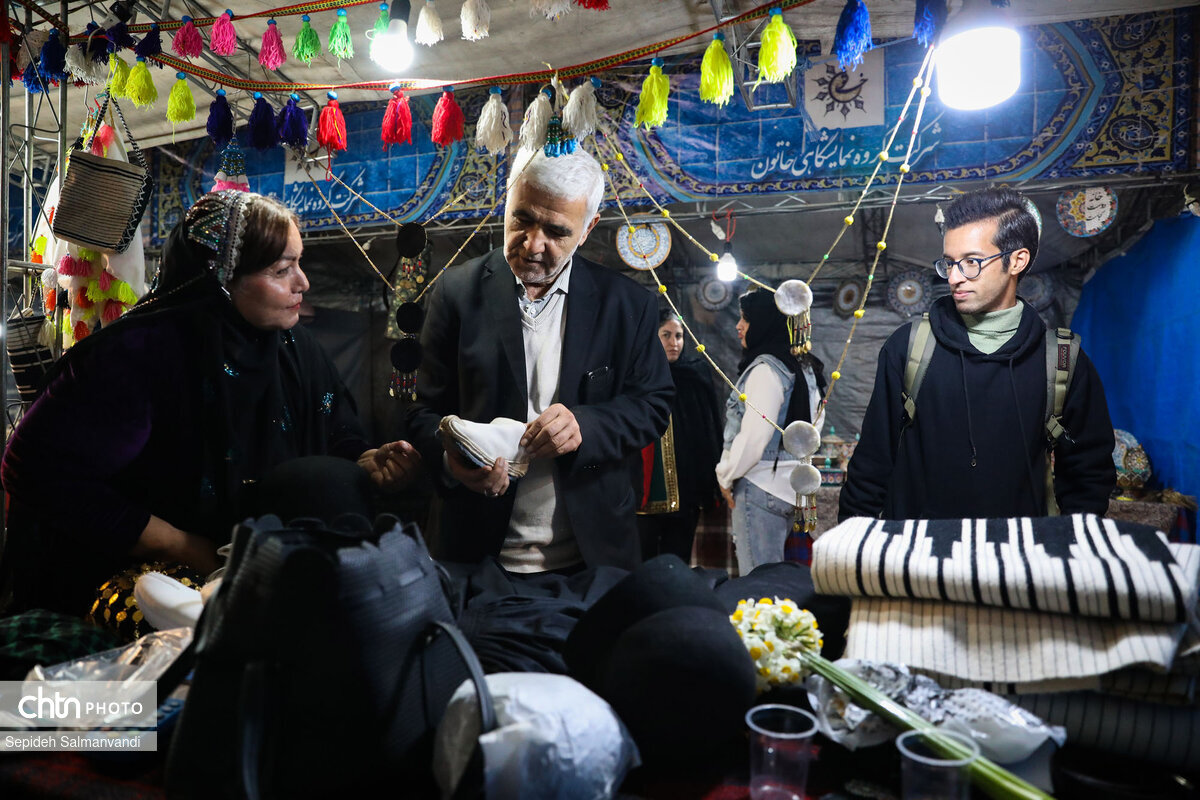 جشنواره بین استانی اقوام، صنایعدستی و سوغات به میزبانی اهواز در حال برگزاری است