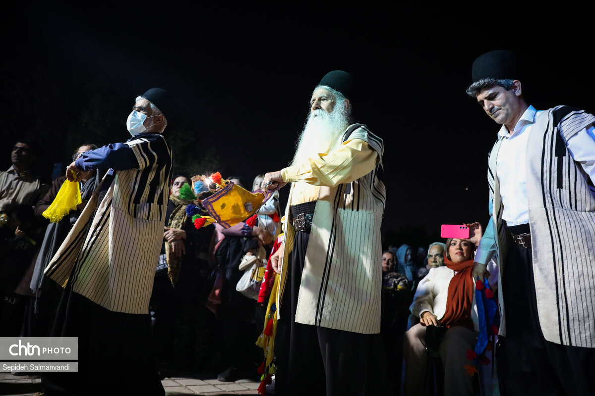 جشنواره بین استانی اقوام، صنایعدستی و سوغات به میزبانی اهواز در حال برگزاری است