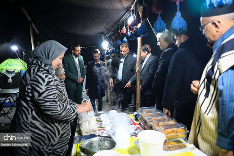 بازدید مدیرکل میراث‌فرهنگی خوزستان از جشنواره بین استانی اقوام، صنایع‌دستی و سوغات در اهواز