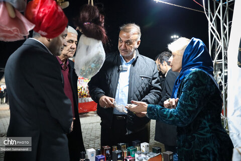 بازدید مدیرکل میراث‌فرهنگی خوزستان از جشنواره بین استانی اقوام، صنایع‌دستی و سوغات در اهواز