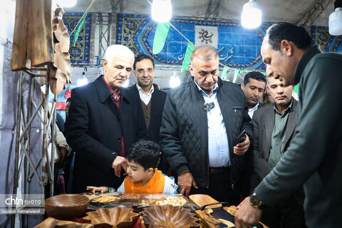 بازدید مدیرکل میراث‌فرهنگی خوزستان از جشنواره بین استانی اقوام، صنایع‌دستی و سوغات در اهواز