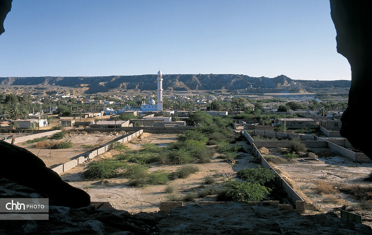 گورستان جنها، جاذبه گردشگری در سیستان و بلوچستان/ سنگ قبرهایی بزرگتر از اندازه معمول