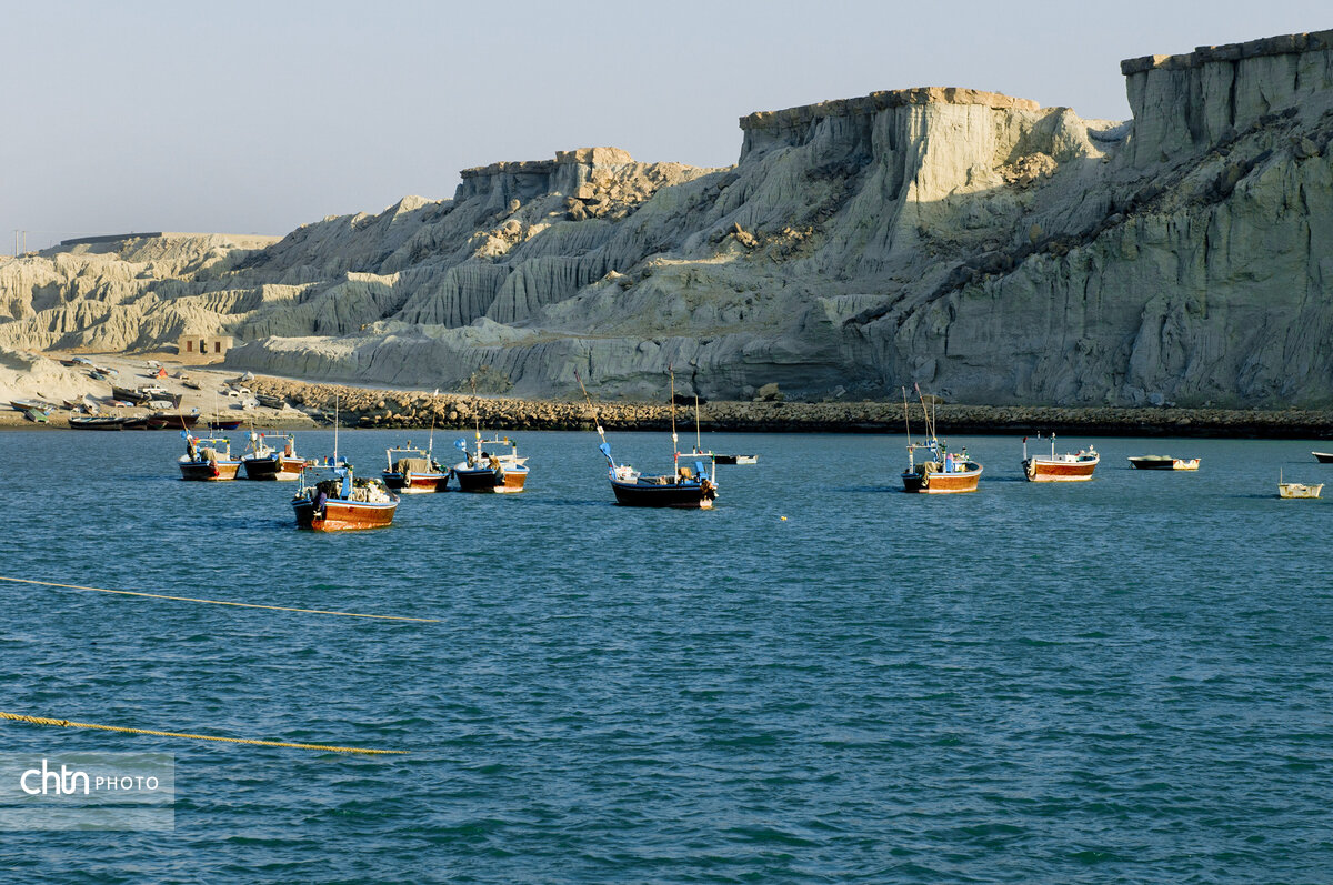 گورستان جنها، جاذبه گردشگری در سیستان و بلوچستان/ سنگ قبرهایی بزرگتر از اندازه معمول