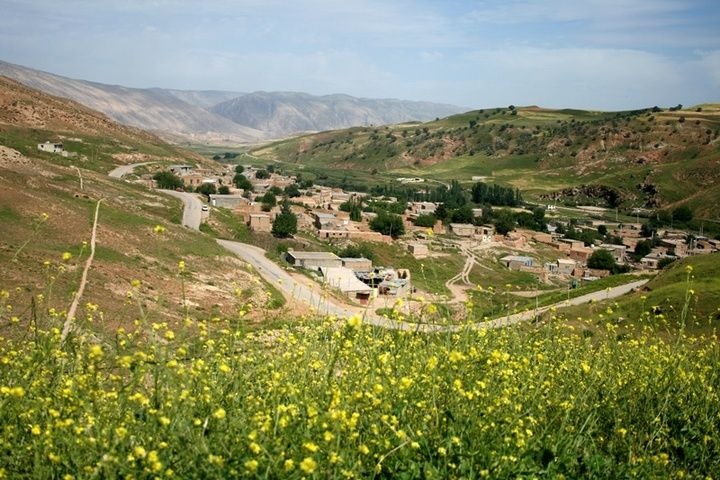 عملیات فاز دوم سنگ‌فرش راه‌دسترسی شهر تاریخی سرابکلان ایلام انجام می شود