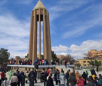 استان مرکزی با نمادهای تاریخ وفرهنگ راهی بزرگ‌ترین رویداد گردشگری ایران