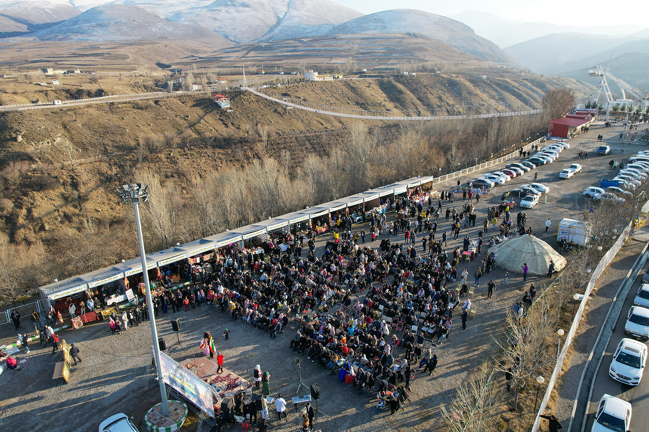 جشنواره زمستانی پل مهر مشگین‌شهر