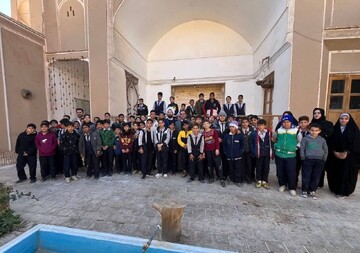 برگزاری تور انقلاب در شهرستان اردکان به مناسبت گرامی‌داشت دهه فجر