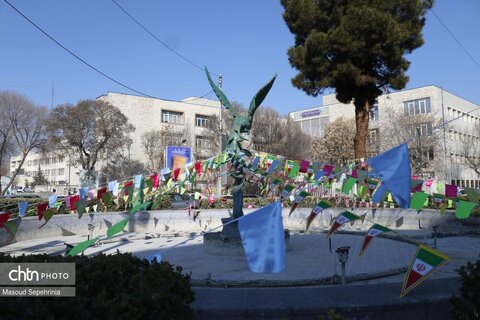 تزیین شهر تبریز به مناسبت چهل و ششمین دهه فجر انقلاب اسلامی