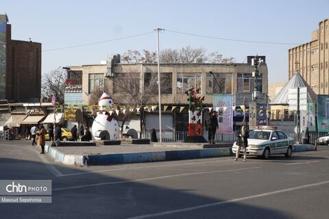 تزیین شهر تبریز به مناسبت چهل و ششمین دهه فجر انقلاب اسلامی