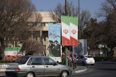 تزیین شهر تبریز به مناسبت چهل و ششمین دهه فجر انقلاب اسلامی