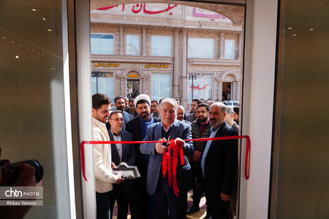 افتتاح پنج فروشگاه صنایع‌دستی عرضه مبلمان منبت به‌مناسبت دهه مبارک فجر در ملایر