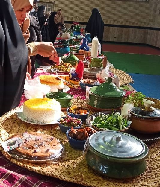 غذا لاهیجان
